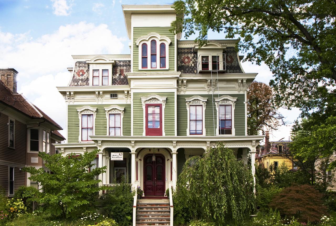 Hudson City Bed And Breakfast Экстерьер фото