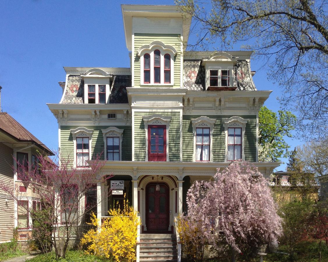 Hudson City Bed And Breakfast Экстерьер фото