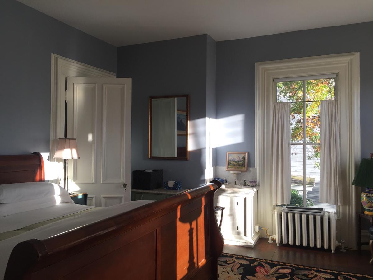 Hudson City Bed And Breakfast Экстерьер фото